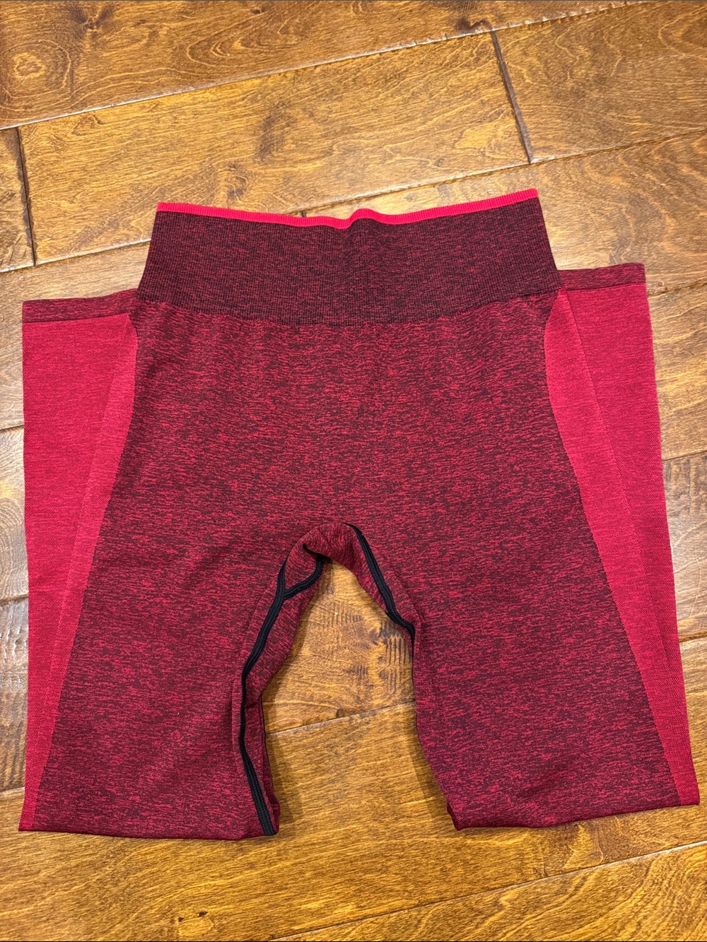 PINK Victoria's Secret Women’s Seamless Red Contrast Leggings - Picture 2 of 3